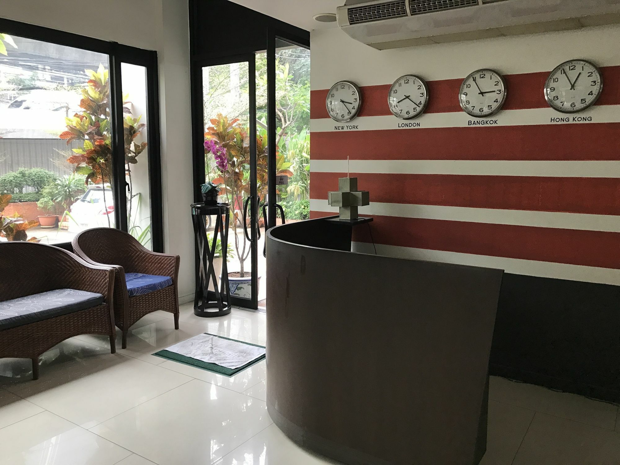 Somewhere To Escape - Hometel Bangkok Eksteriør bilde
